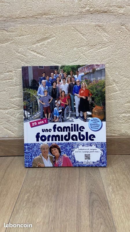 Livre Une Famille Formidable 25 ans (image 1)