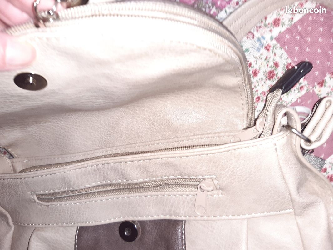Sac besace en cuir beige et marron glacé (image 8)