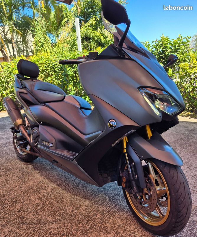 Tmax 560 Tech Max (image 1)