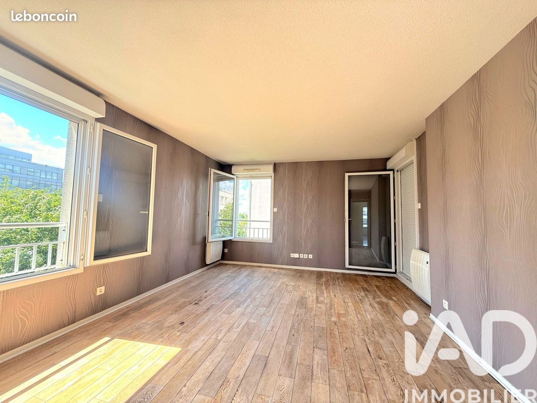 Appartement 4 pièces 63 m² · à Bobigny · 63 m² · 215 000 €