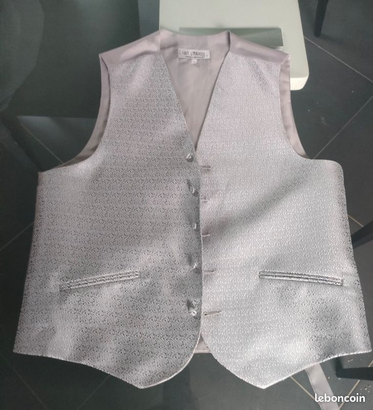 Costume de mariage (image 2)