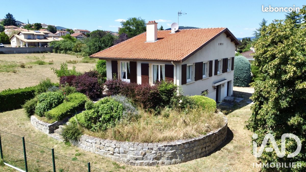 Maison 6 pièces 120 m² · à Roiffieux · 120 m² · 230 000 €