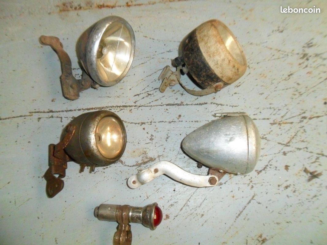 Pièce Vintage Sans Marque Phare Arrière De Vélo Ancien D Anné 1930 - Occasion Argenté - Fonctionnel Ancien Feu