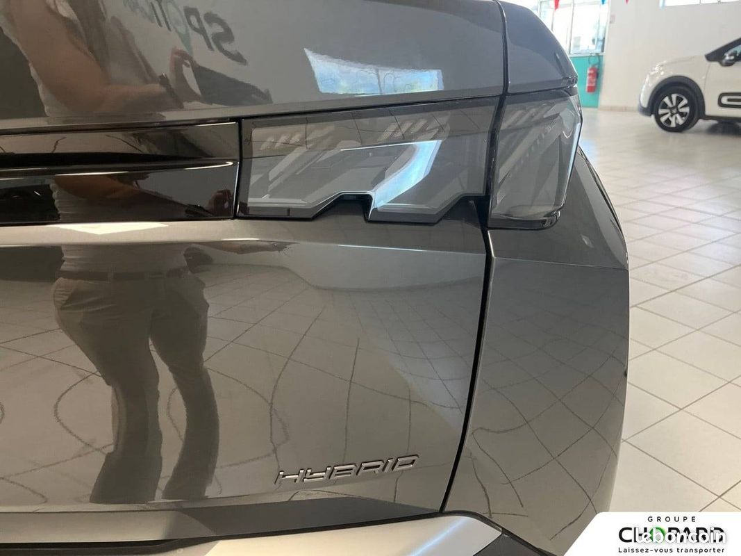 PEUGEOT 3008 Hybrid 145 e-DCS6 GT (image 25)
