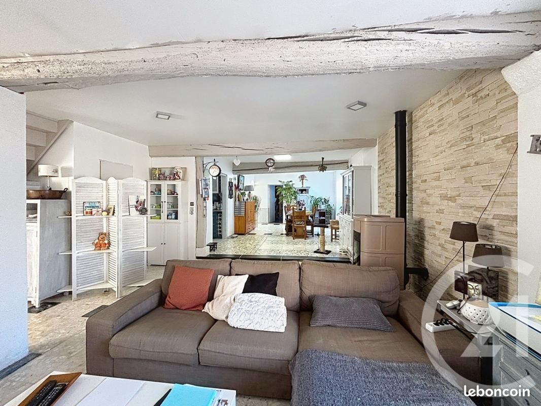 Maison 6 pièces 290 m² · à Plessis-Saint-Jean · 290 m² · 247 000 €