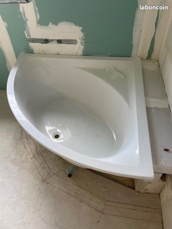 Baignoire d’angle neuve (image 4)