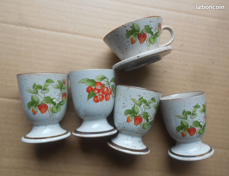 Lot 4 tasse céramique émaillée + entonnoir (image 1)