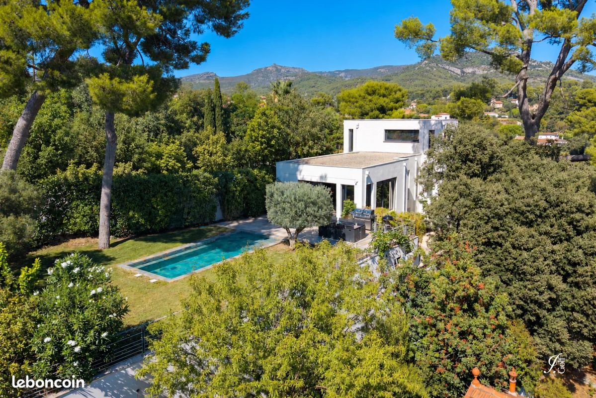 Maison 5 pièces 184 m² · à Marseille · 184 m² · 1 090 000 €