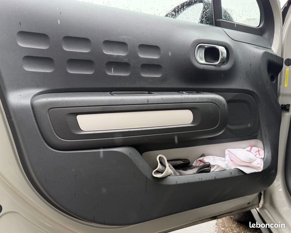 CITROEN C3 1.2 82ch FEEL - APPLE & ANDROID CARPLAY - Siège Chauffant - DISTRIBUTION NEUVE (image 9)