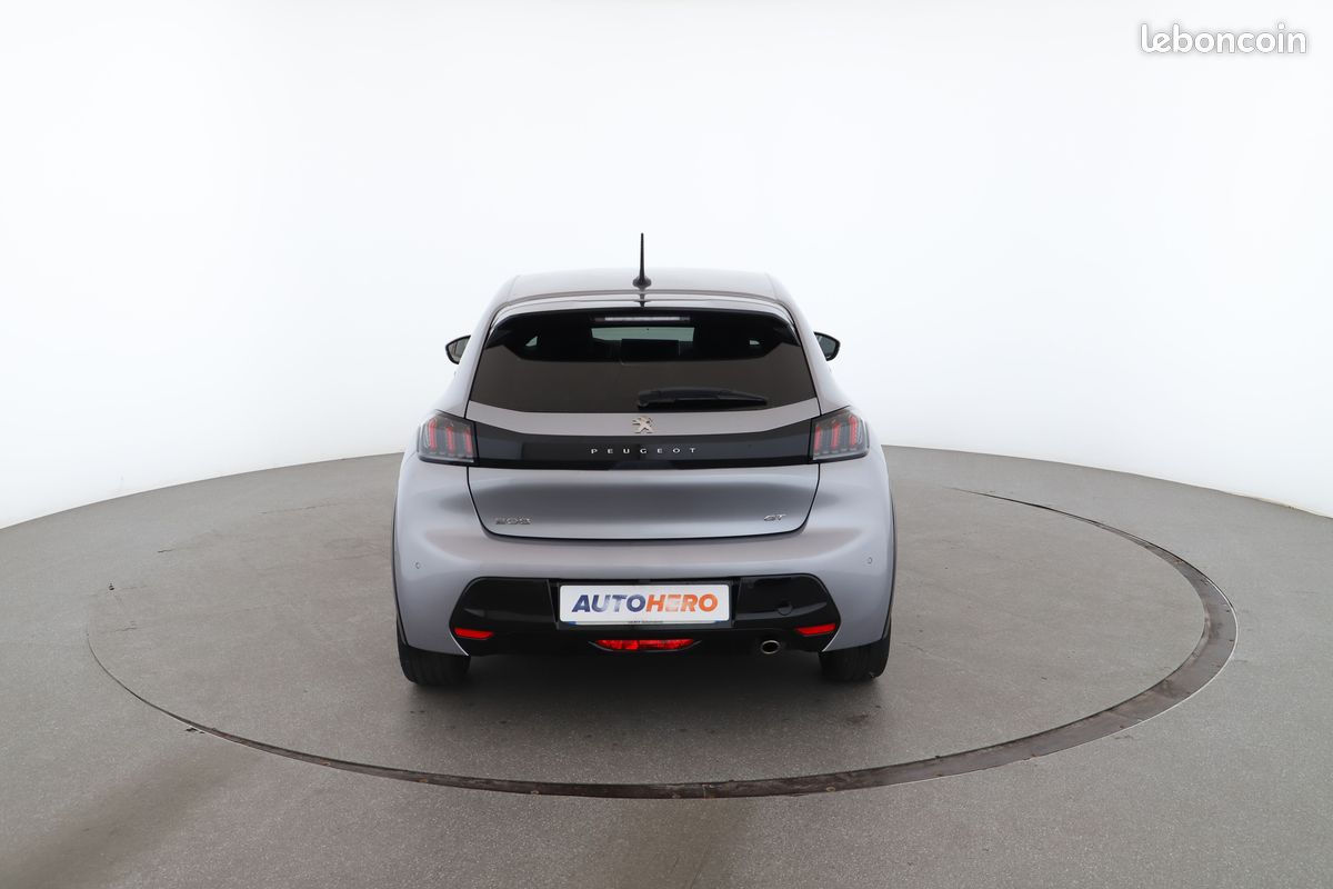 Peugeot 208 1.2 PureTech GT 100 ch (image 12)