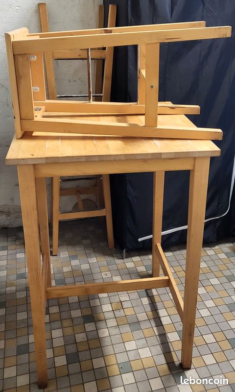 Mange debout Ikea et 3 tabourets (image 1)