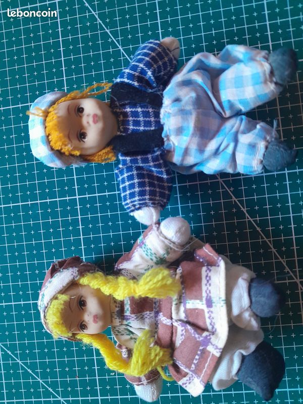 Lot De Deux Poupées Chinoises Anciennes En Composite – 23 Cm, Vintage