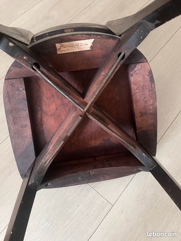 Chaises Monobloc anciennes (image 1)