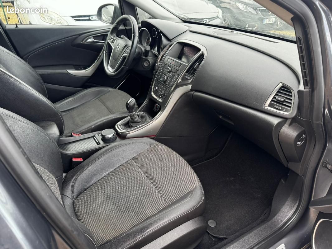 Opel Astra 1.7 CDTI 125 ch FAP Cosmo (image 7)