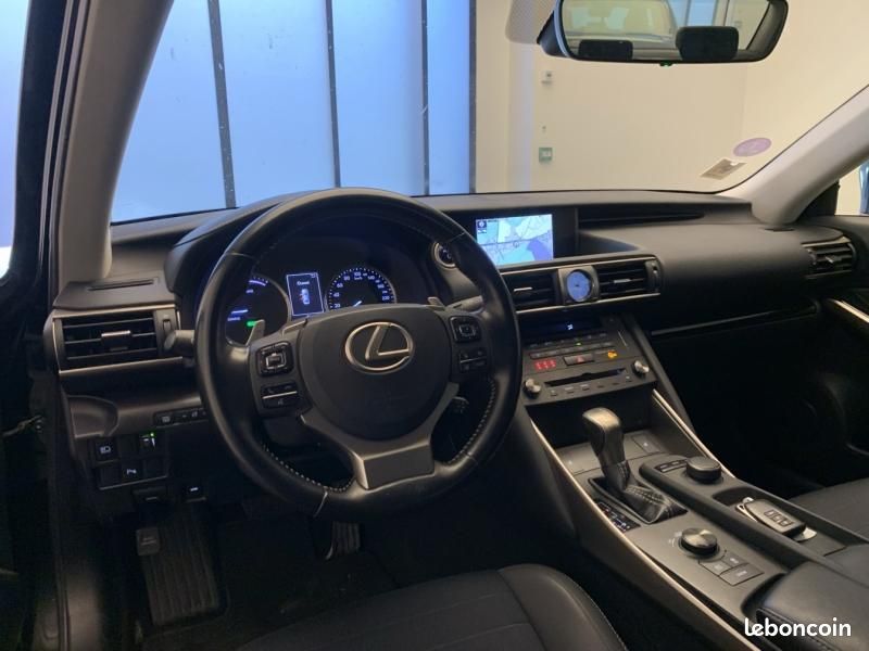 Lexus IS 300h Pack Business MY20 Euro6d-T (image 14)