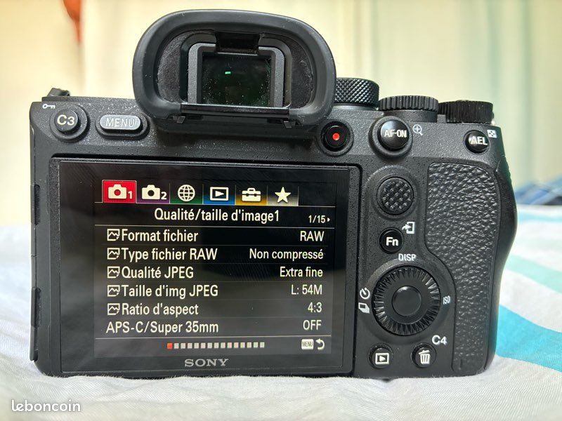 Sony A7R IV– 61 mp – 19 450 expositions – boîte + 2 batteries (image 8)