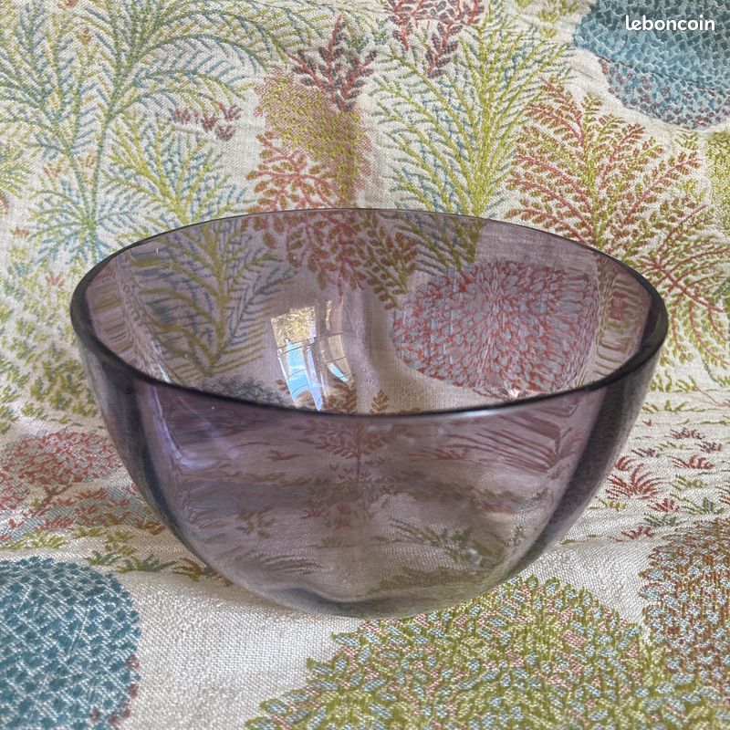 Coupelle rince doigt en cristal teinté mauve ancien, Lalique sûrement mais non signé (image 1)