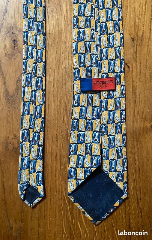 Cravate Emanuel Ungaro Paris. 100 % pure soie. Made in Italy. – Couleurs Vintage
