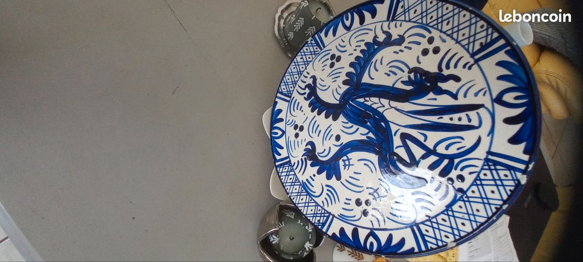 Assiette en Faïence coq peint main et signée (image 2)