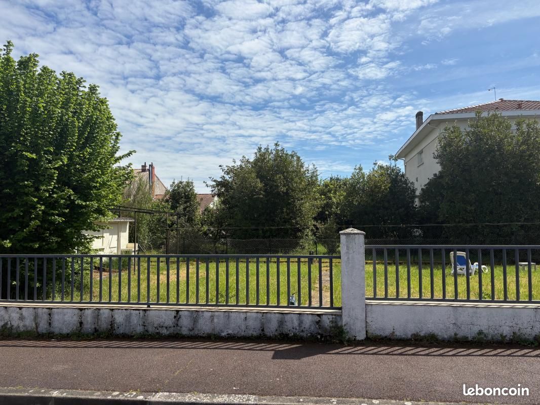 Terrain 260 m² Talence · 215 000 €