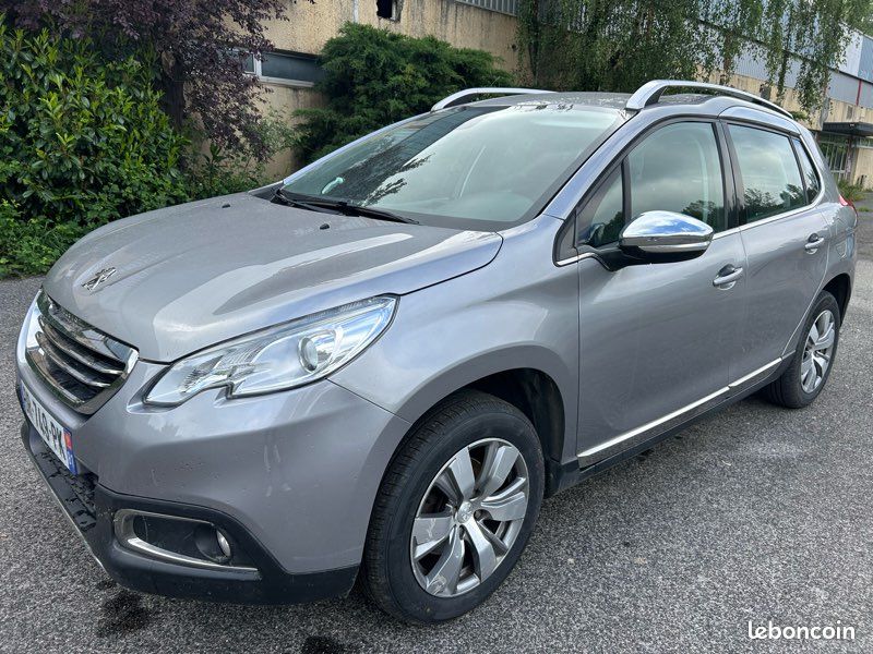 Peugeot 2008 1.2 THP 110cv (image 1)