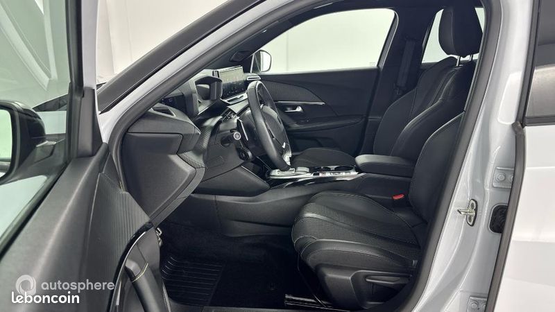 Peugeot 2008 1.2 PureTech 130ch S&S GT EAT8 (image 12)