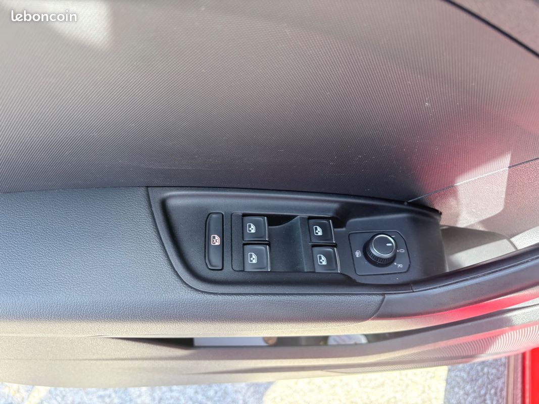 AUDI A1 SPORTBACK 30 TFSI 116ch S-LINE S-TRONIC - CARPLAY / VIRTUAL COCKPIT (image 29)