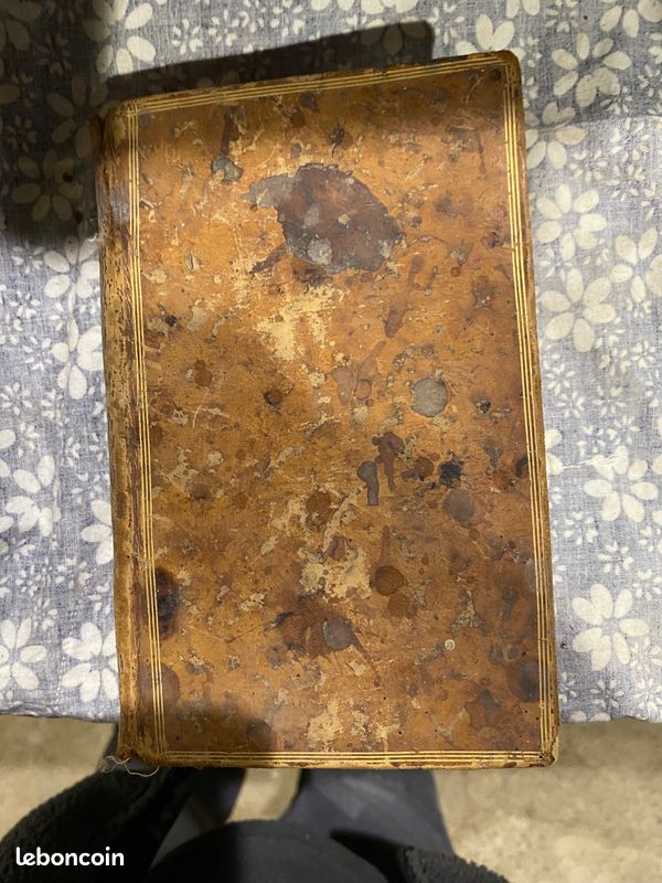 Livre ancien de 1754 (image 2)