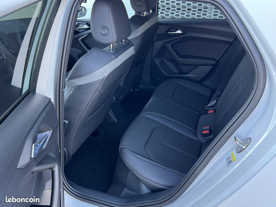 AUDI A1 Sportback 30 TFSI 116 ch S tronic 7 S Line Plus (image 8)