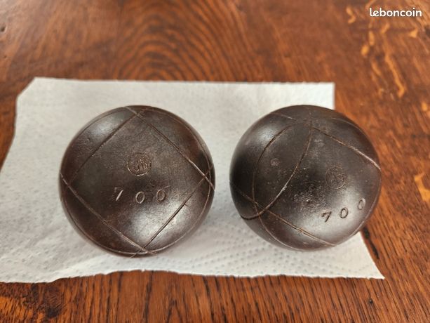 Deux Boules De Pétanque JB Pétanque - 790 Grammes - Diamètre 76mm - Occasion