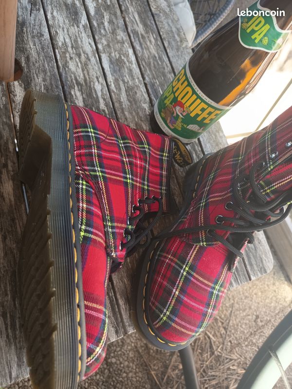 Dr Martens tartan (image 2)