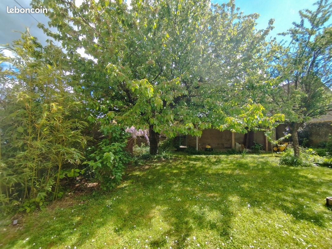 Maison 8 pièces 200 m² · à Saint-Denis-sur-Loire · 200 m² · 255 000 €