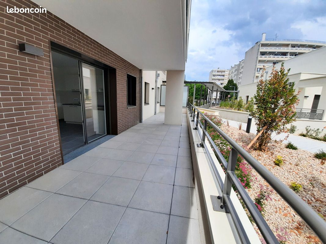 Appartement 2 pièces 50 m² · à Vénissieux · 49,7 m² · 813 €/mois