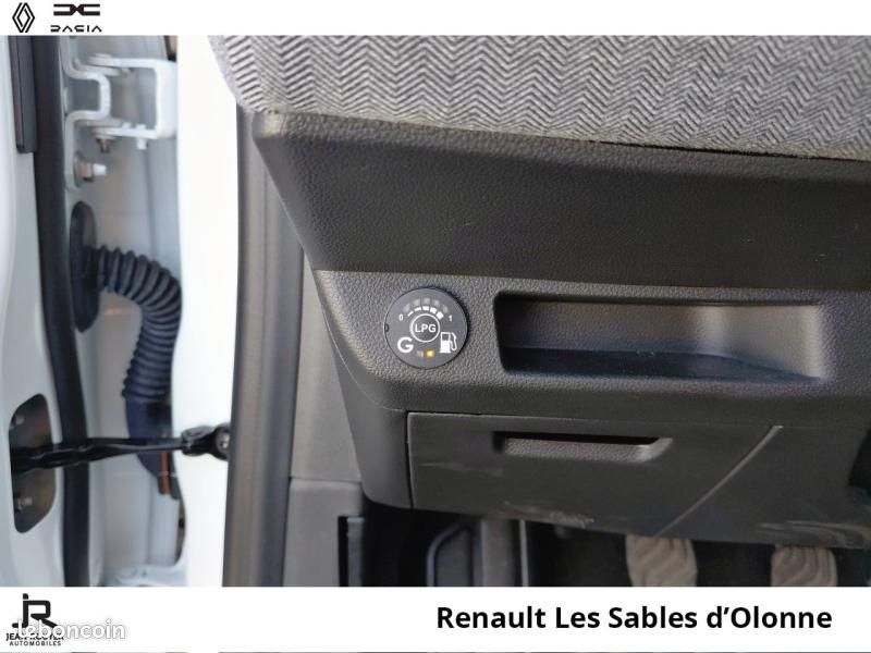 Renault Clio 1.0 Eco-G 100ch Techno - 24 (image 16)