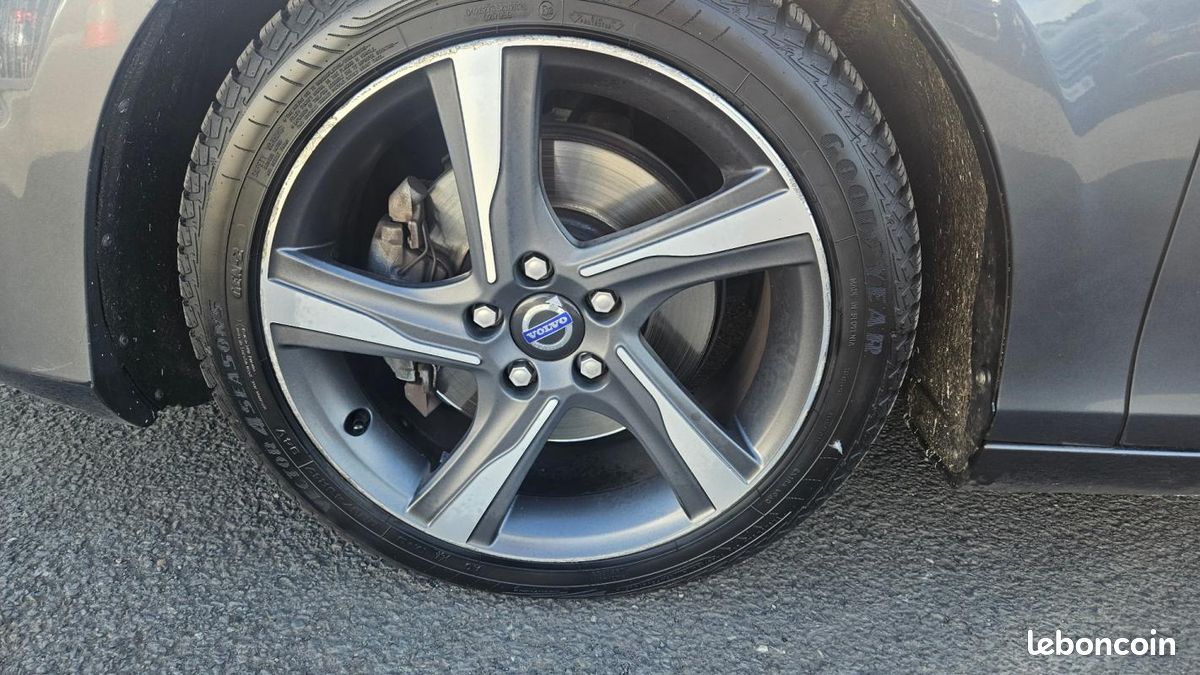 Volvo V40 D2 115 R-Design Powershift A (image 18)