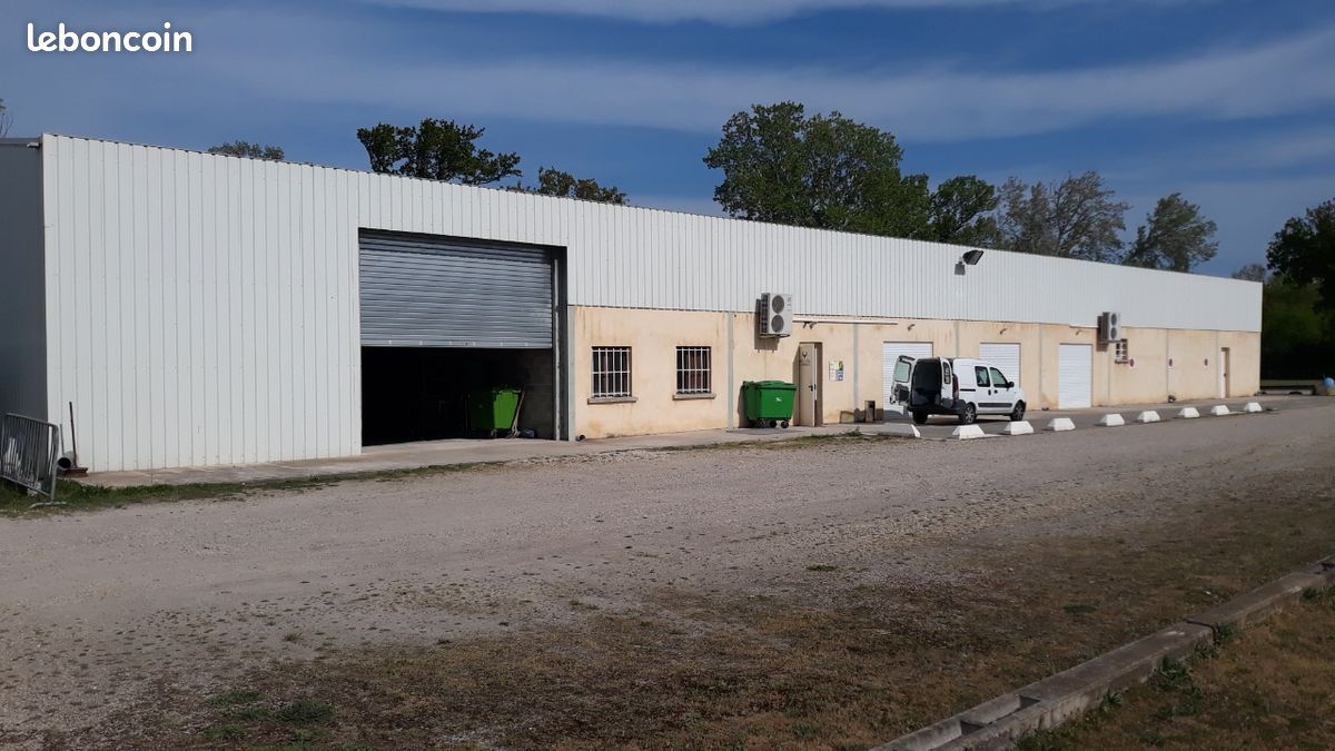 700m bâtiment sur 4500m terrain · à Vedène · 1 250 000 €
