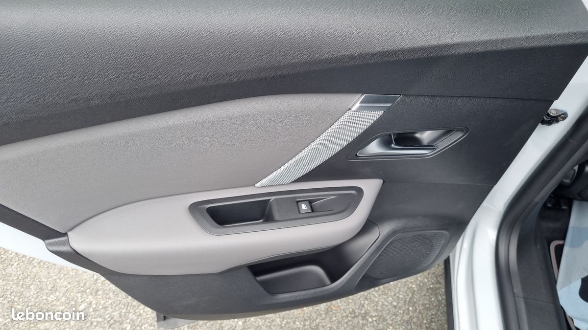 CITROEN C4 Hybride 145 e-DCS6 Collection (image 29)