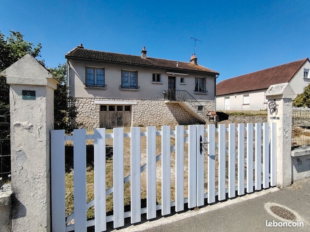 Maison 7 pièces 81 m² · à Marigny-Marmande · 81 m² · 80 000 €