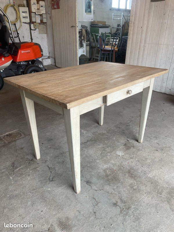 Table en chêne patinée (image 3)