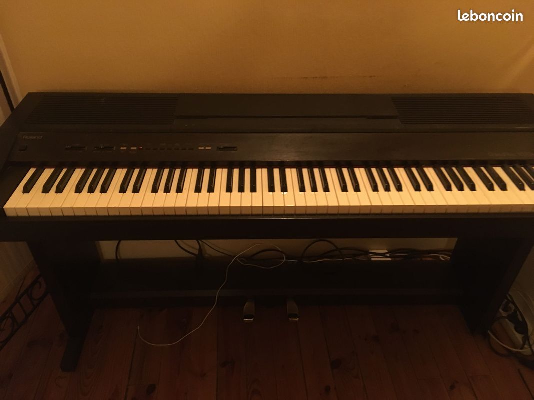 Piano numérique Roland HP-3000S – 88 touches – meuble – bon état (image 1)