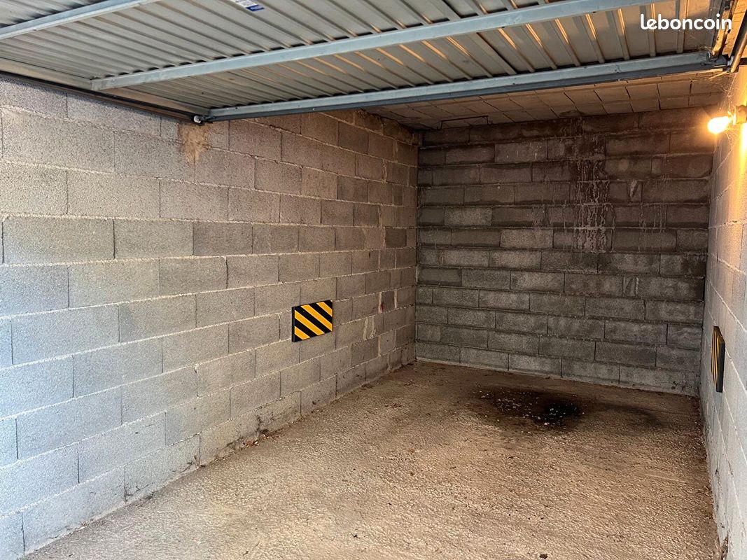 Parking 14 m² · à Rodez · 14 m² · 65 €/mois