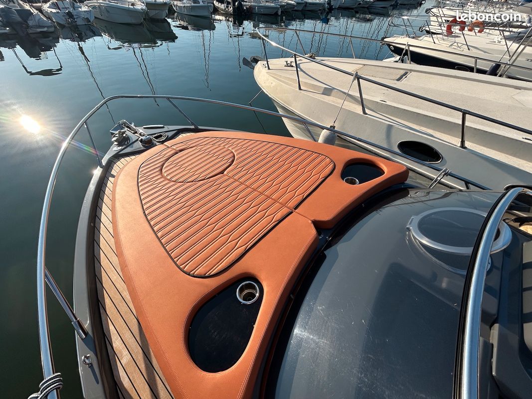 CRANCHI E30 ENDURANCE – 2021 | VOLVO PENTA D4 320 CV | Full options – Très bon état (image 10)