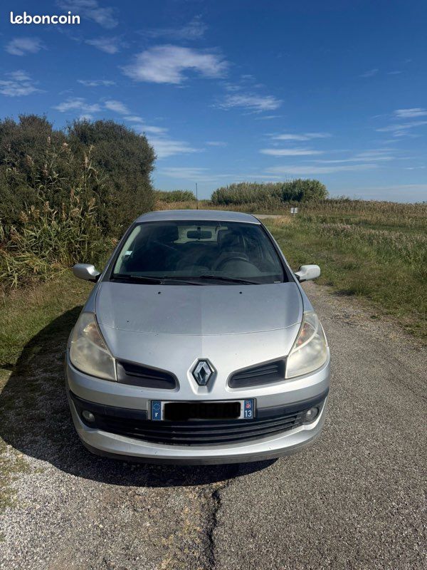Clio 3 1.4i 98ch (image 2)