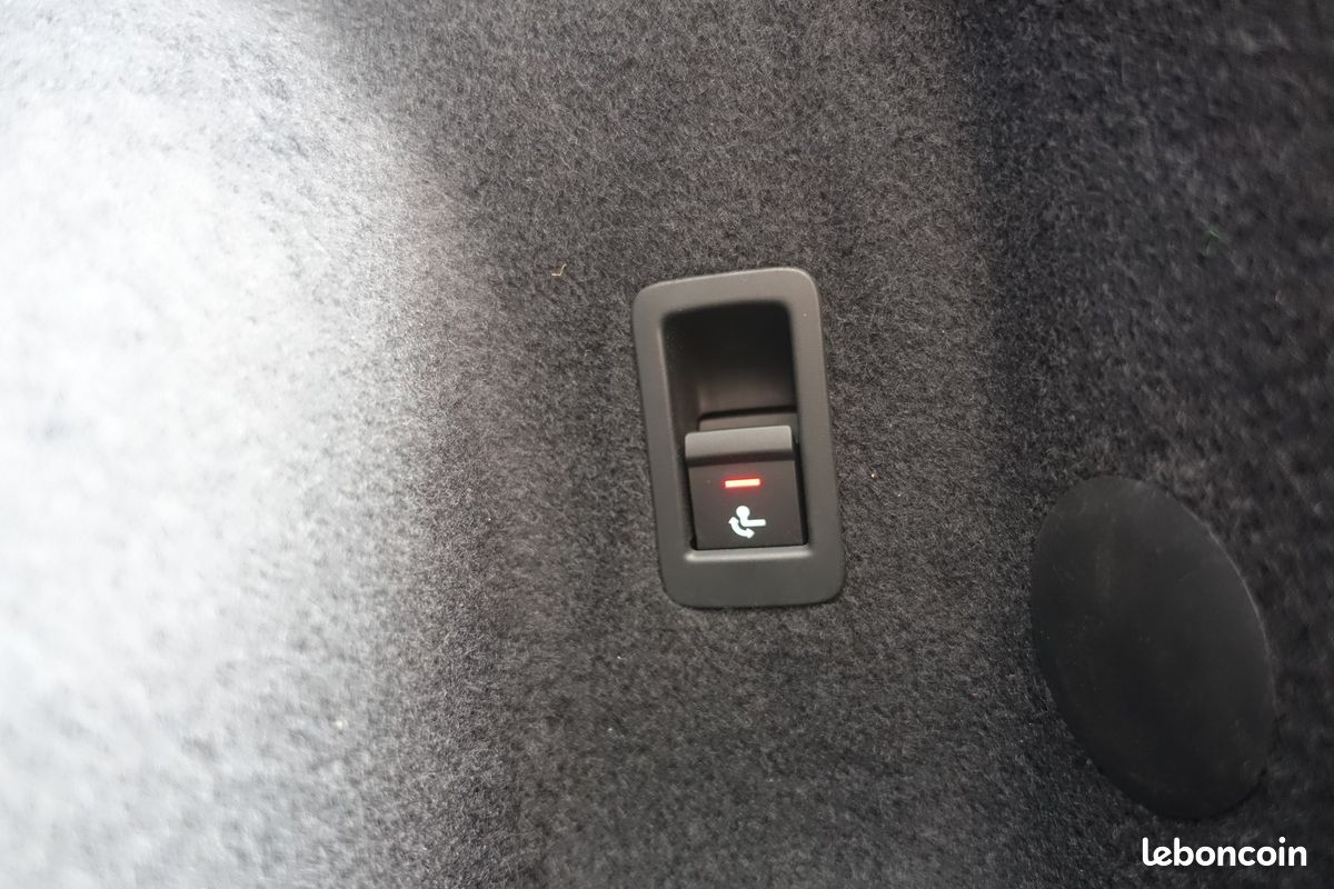 Q3 Sportback 35 Tdi 150cv S-Tronic Virtual cockpit/Cuir sport chauffant/Toit ouvrant/Carplay/Grd Gps Europe/Régulateur/Hayon électrique/Attelage/1°Main/Garantie 12 mois (image 15)