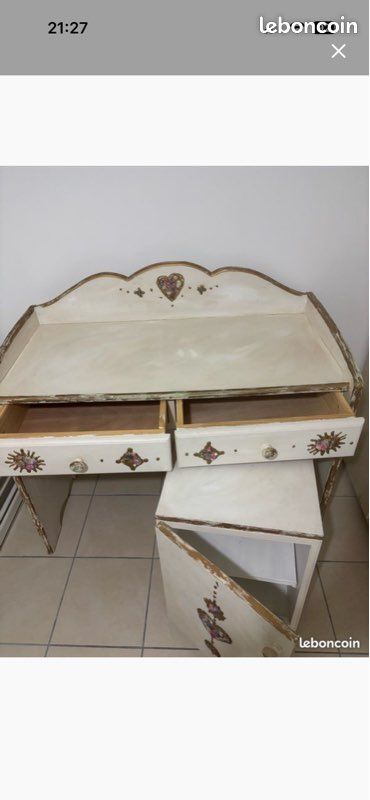 Bureau (image 2)