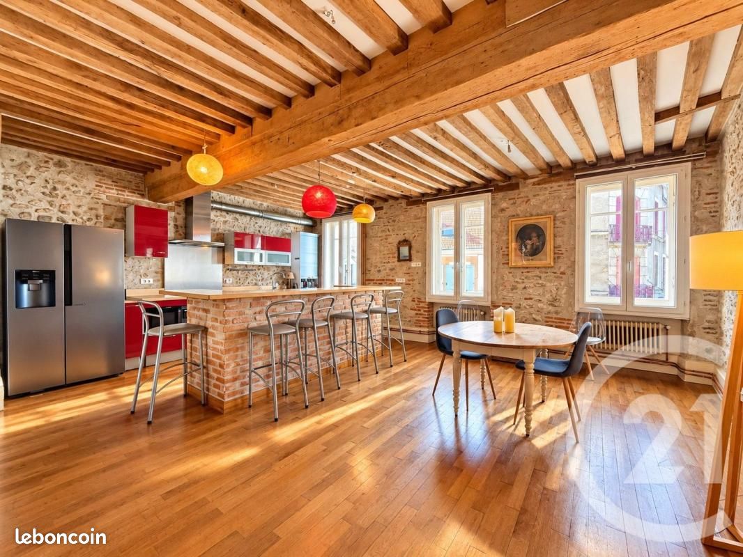 Immeuble 8 pièces 242 m² · à Bourbon-Lancy · 242 m² · 180 000 €