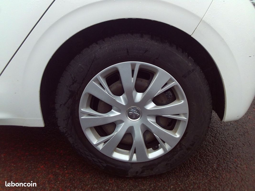 Peugeot 208 1.6 BLUEHDI 75CH ACTIVE 5 PORTES (image 10)