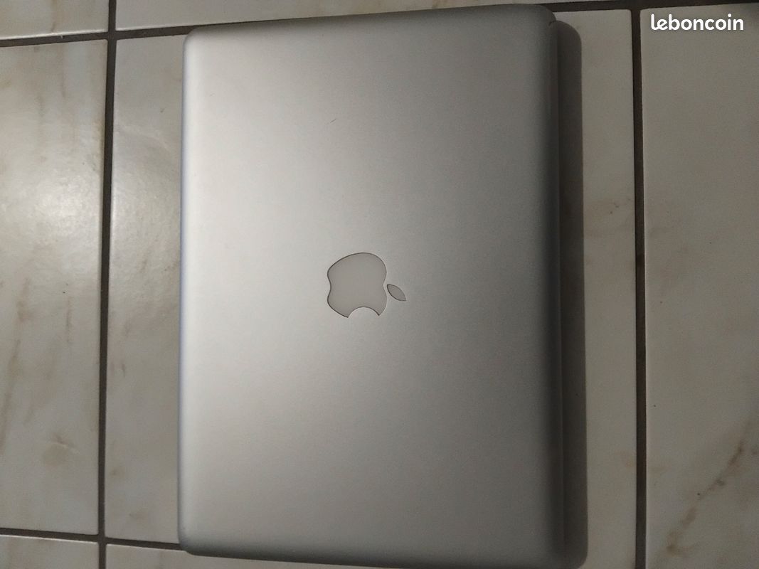 Mac book pro (image 1)