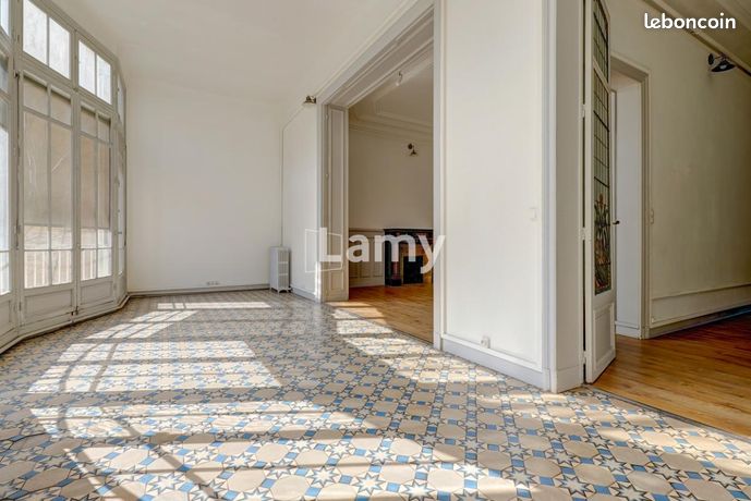 Appartement 7 pièces 260 m² — 15