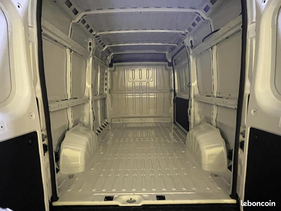 Fiat Ducato Fourgon 3.3 L2H2 2.2 - 140cv S&S III / caméra de recul roue secours 23983 H (image 4)